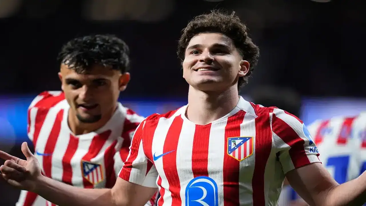 بديل ألفاريز.. برشلونة يزاحم كبار البريميرليج على ضم مهاجم بورنموث